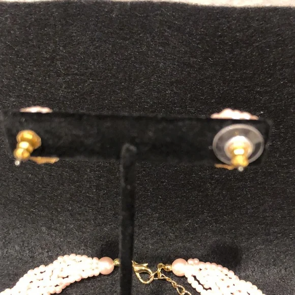 Vintage Avon Pink Seed Pearl Necklace and Earrings - Picture 5 of 7